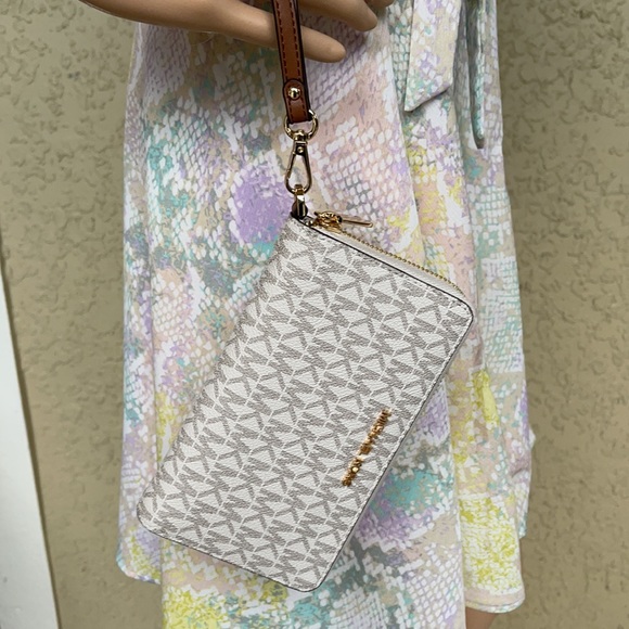 Michael Kors Jet Set Travel LG Flat MF Phone Case - Picture 15 of 16